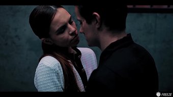 Bir Çift, Bu Ateşli Videoda Benzersiz Bir Zaman Durdurma Dokunuşuyla Oynuyor.