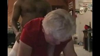 Büyük Göğüslü Olgun, Güzel Ve Şişman Kadınlar Sert Seksin Tadını Çıkarıyor