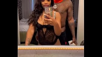 Ivy'Nin Duygusal Yolculuğu: Partnerini Uyarıp Tatmin Etmek