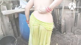 Anita Yadav'In Şehvetli Göğüsleri Ve Çekicilikleri