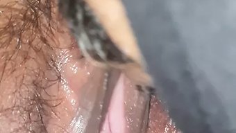 Karısı Ve Kocası Ilişkiden Önce Duygusal Ön Sevişmeyle Kendilerini Şımartıyorlar