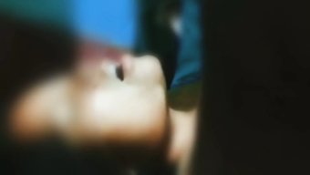 Genç Kız Hd Videoda Inlemeler Ve Çığlıklarla Baştan Çıkarıldı Ve Sikişti