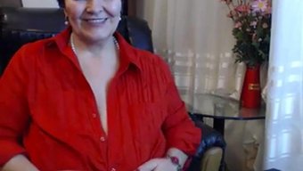 Webcamda Yaşlı Kadın: Olgun Kızın Erotik Yolculuğu