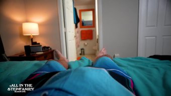 Bikinili Güzel Üvey Anne Orgazma Ulaşmama Yardım Ediyor - Aitsf240908