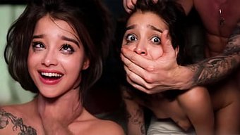 Kaya Finch'In Uzun Aletli Bir Erkekle Vahşi Yolculuğu - Ev Yapımı Amatör Porno