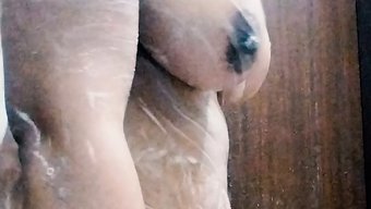 Hint Kızının Pis Konuşmaları Ve Mastürbasyon Sesli Videosu