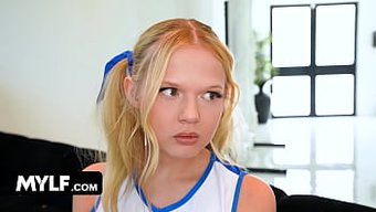 Coco Lovelock, Olgun Koçuna Gizli Bir Aşk Besliyor.