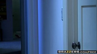 Lela Star Ve Johnny Sins'In Fitness Stüdyosunda Sıcak Bir Karşılaşması