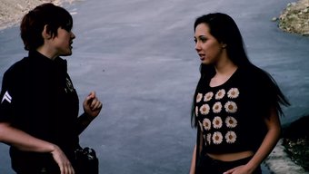 Amerikalı Güzellik Jessica Ryan Polis Kontrolüne Boyun Eğiyor Ve Soyunuyor