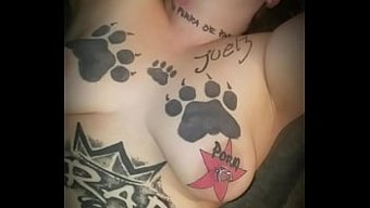 Vajinayı Geren Bebek Büyük Siyah Yarrağı Alıyor