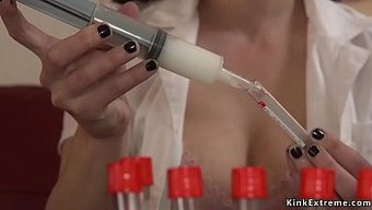 Bağlı Itaatkar Hemşireyle Sert Seks