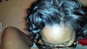 Ebony Bebek, Siyah Sevgilisine Dağınık Bir Sakso Çekiyor