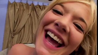 Gigi Ferari'Nin Delikleri Yaşlı Sevgilisi Tarafından Spermlerle Dolu