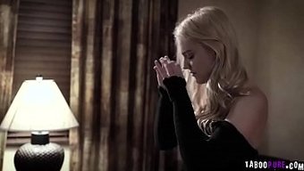 Kenna James, Iyi Donanımlı Bir Siyah Adamın Büyük Penisine Tutkulu Bir Oral Seks Yapıyor Ve Onu Tamamen Boğazına Kadar Alıyor.