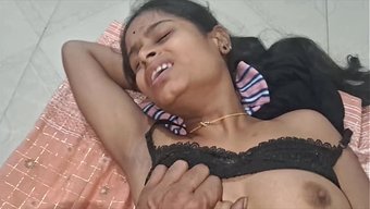 Adam, Ev Hanımının Ağzını Sertçe Sikişiyor.