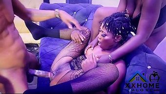 En Yakın Arkadaşımı Erkek Arkadaşımla Ve Benimle Sikişmeye Davet Ettim.