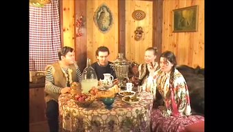 1998'Den Amber West'In Başrol Oynadığı Bir Rus Yetişkin Filmi, Klasik Bir Peri Masalı Olarak Sunuldu