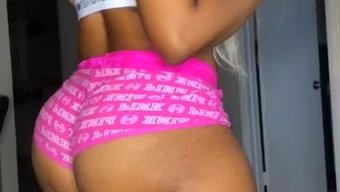 Siyah Ebony Instagram Modelleri Varlıklarını Sergiliyor