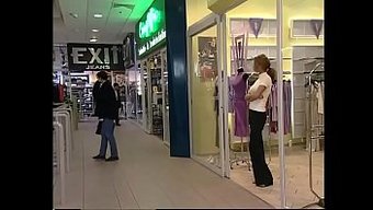 Avrupalı Porno Yıldızları Iş Emrinde Becerilerini Gösteriyorlar 04