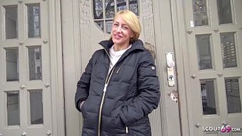 Alman Fitness Antrenörü Sandy, Berlin'De Bir Yabancıyı Seks Için Baştan Çıkarıyor