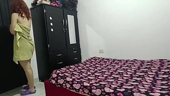 Yahir1'In Pürüzsüz Traşlı Vücudunu Yaramaz Bir Videoda Sergilediği Izleyin