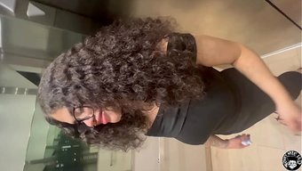 Lil D, Kalın Kalçalı Arap Öğrenciyi 1. Bölümde Sikişiyor.