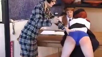 Aldatan Öğrenciler Yurtta Namussuzluk Cezası Aldı