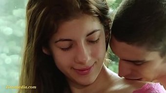 Taze Anal Gençler Elis Gilbert, 18 Yaşında