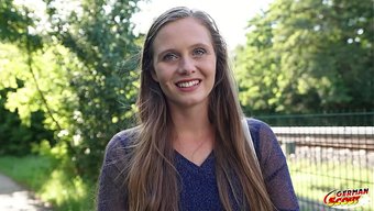 Doğal Bir Kız Ve Kıllı Amcıkla Seçmelere Katıl.