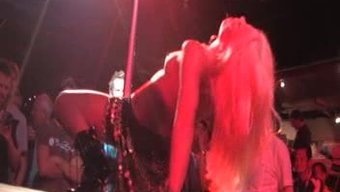 Rockefeller'In 23 Ve 24 Ağustos Tarihlerinde Saat 18.00 Ile 3.00 Arasında Özel Seks Şovu