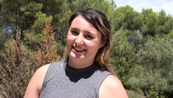 Büyük Popolu Popüler Bir Fransız Kızı Olan Davina, Sıcak Bir Anal Sahnede Büyük Siyah Bir Yarrağın Tadını Çıkarıyor