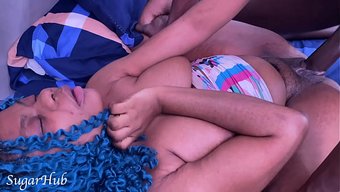 Seksi Siyahi Hatun, Koca Götüyle Sertçe Sikerken Inliyor.