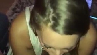 Budapeşte'Den Uzaylı Gözlü Genç Sakso Çekiyor