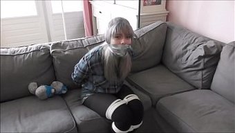 Bağlama Ve Boğazlamayı Içeren Bdsm Videosu