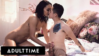 Genç Alexis Tae Ve Juan El Caballo Loco, Oral Ve Irklararası Kıvrımlarla Vahşi Anal Yolculuk Yapıyorlar