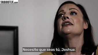 Üvey Annenin Bacakları Ve Göğüsleri Yasak Porno Videosunda Sergileniyor