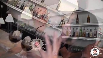 Genç Bir Çinli Güzelle Açık Hava Seçme Oturumu