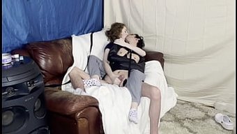 Kadın Hakimiyeti Bu Sert El Işinde Merkez Sahne Alıyor