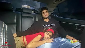 Üvey Kız Kardeşin Kontrol Edilemez Arzusu, Ebeveynlerinin Önünde Sıcak Bir Araba Kazasına Yol Açar.