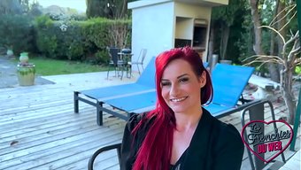 Çarpıcı Esmer Sally, Ilk Kez Anal Seks Deniyor.