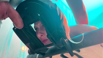 Bir Masör, Birinin Karısı Olduğunu Bilmeden Masaj Masasında Bir Müşteriyi Sikti.