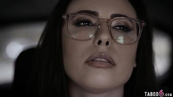 Gözlüklü Kız Eski Erkek Arkadaşına Sakso Çekiyor