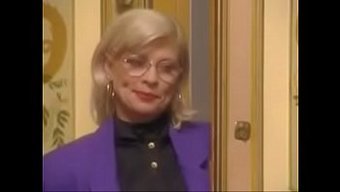 Olgun Kadınlarla Lezbiyen Aksiyonu Dolu Dolu