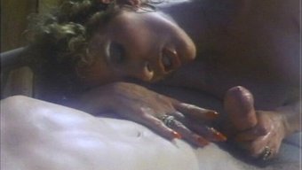 Üvey Annenin Sert Amını Sikiş Ve Boşalma