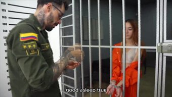 Sıkı Kıçına Sert Anal Seks Yaparak Bir Mahkumun Daha Iyi Bir Insan Olmasına Yardımcı Olmak.