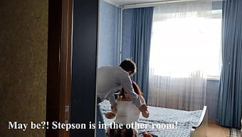 Şişman Milf, Öğrenci Tarafından Sert Ve Derin Bir Şekilde Beceriliyor