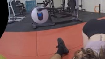 Muhteşem Esmer Fitness Tutkunu Gianna Gem'In Özel Antrenman Seansı Sıcak Bir Seansa Dönüşüyor