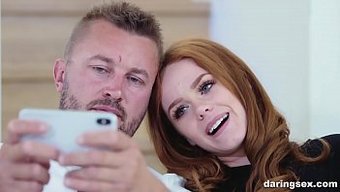 Ella Hughes Kabarık Meme Sikişi Ve Içine Boşalma Keyfini Çıkarıyor