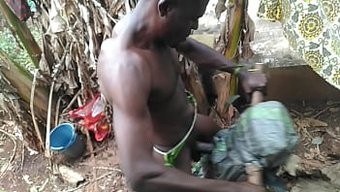 Büyük Aletli Genç Adam, Hardcore Filmlerde Sert Seks Yapıyor