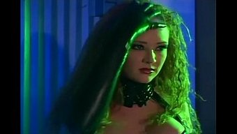 Lateks Kaplı Kızıl Saçlı, Eldiven Ve Polis Memuru Üniforması Giyerken Samimi Aktivitelere Katılıyor